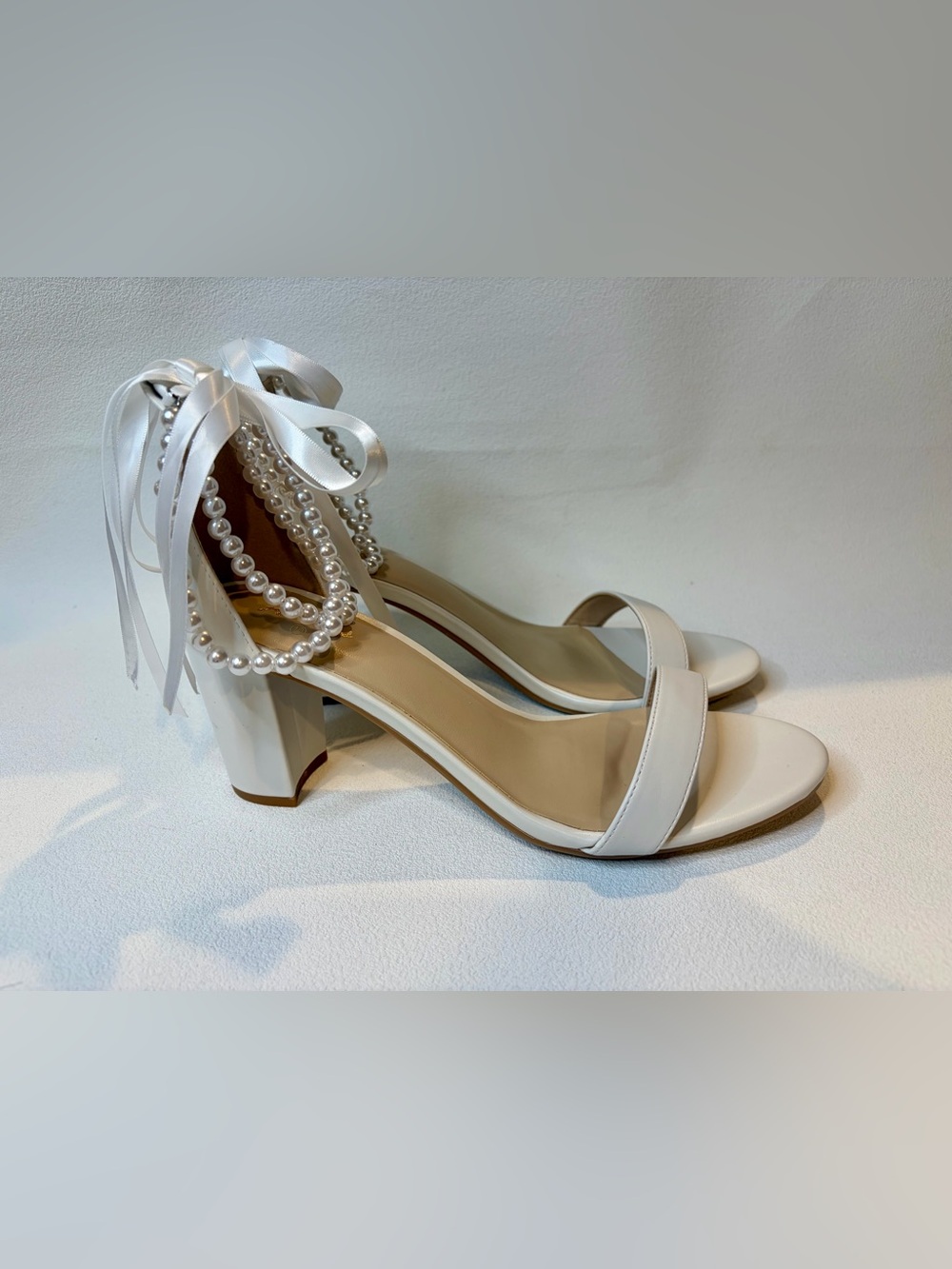 Ankis White Pearl Ankle Strap Block Heel Sandals Women’s Size 10